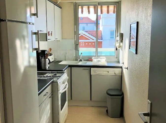 Jardin 308 Avec Terrasse Et Parking Lägenhet
