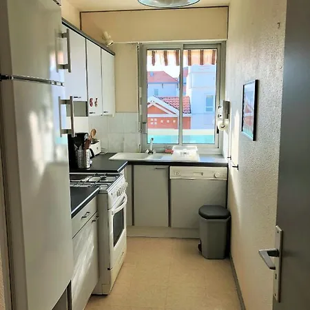 Jardin 308 Avec Terrasse Et Parking 아파트