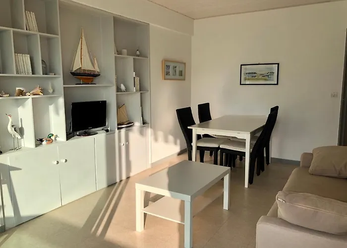 Jardin 308 Avec Terrasse Et Parking 아파트